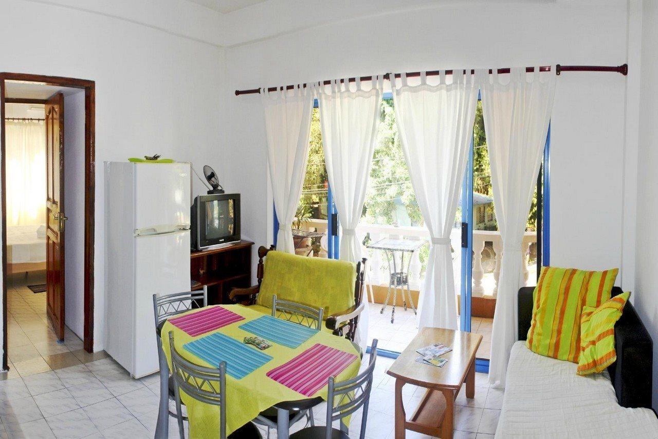 Vicky'S Holiday Apartment Beau Vallon  Exterior photo