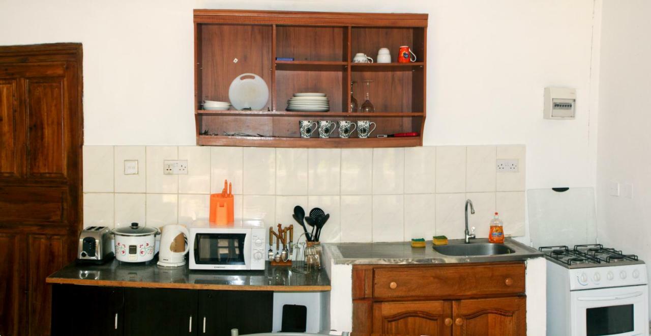 Vicky'S Holiday Apartment Beau Vallon  Exterior photo